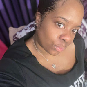 Meet your Posher, Raquel